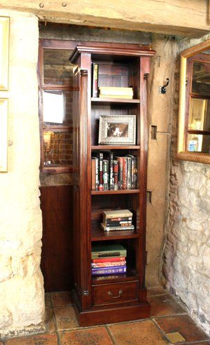 Baumhaus La Roque Mahogany Narrow Alcove Bookcase